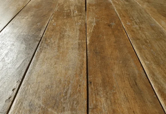 A Treasure Hunter Pulled Up the Floorboards of an Old House and Found $46,000 in Cash From the 1950s
