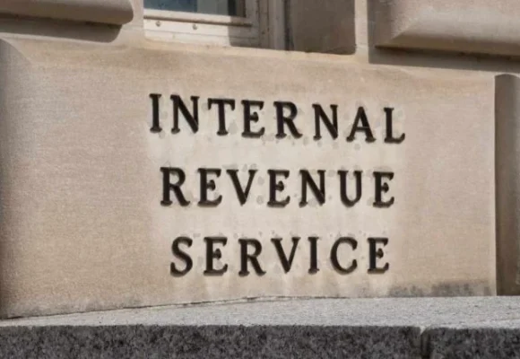 IRS Warns Fake Crypto Letters Target Wallets and Personal Data