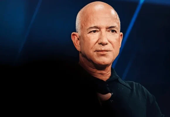 Jeff Bezos Says One Question in a Job Interview Reveals Who Never Did the Reading